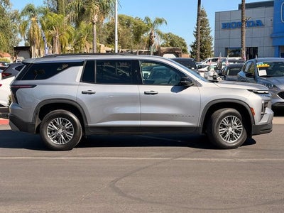 2024 Chevrolet Traverse LT