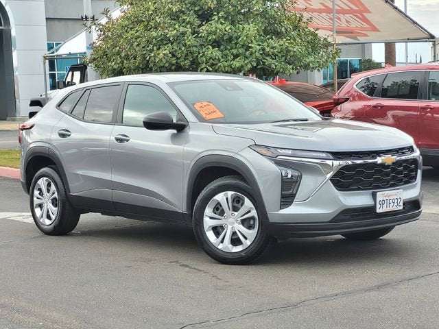 2025 Chevrolet Trax LS