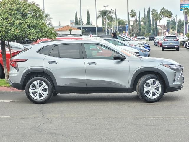 2025 Chevrolet Trax LS