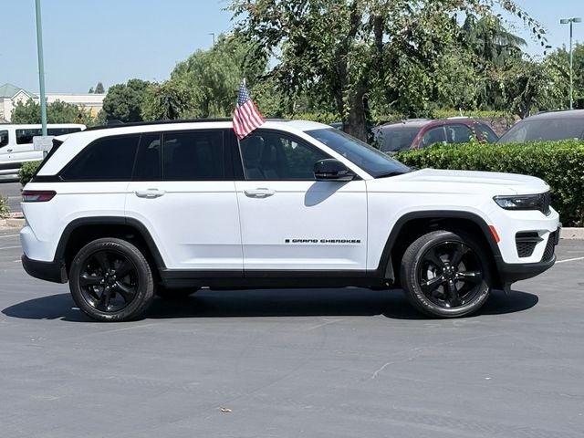 2023 Jeep Grand Cherokee Altitude 4x4