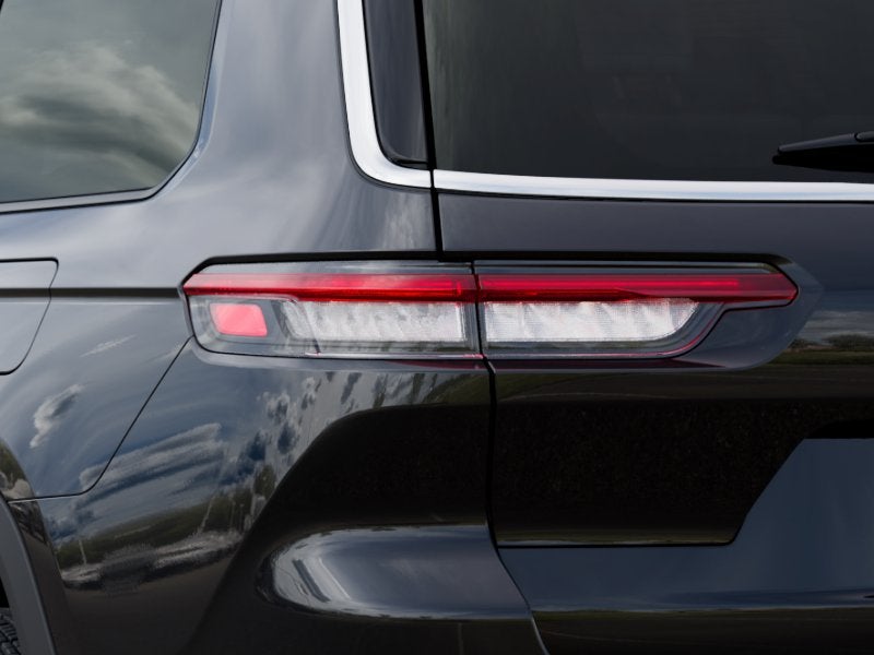 2027 Jeep Grand Cherokee GRAND CHEROKEE L LAREDO 4X2