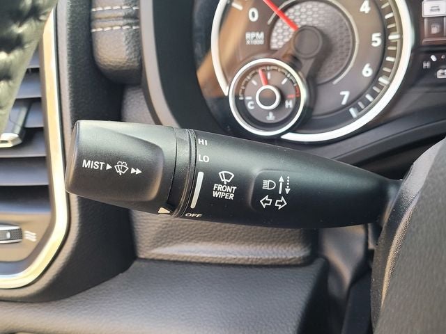 2024 RAM 1500 Laramie Crew Cab 4x2 5'7' Box