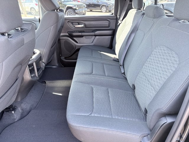2027 RAM Ram 1500 RAM 1500 EXPRESS CREW CAB 4X4 5'7' BOX