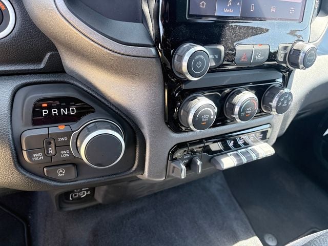 2026 RAM 1500 RAM 1500 EXPRESS CREW CAB 4X4 6'4' BOX