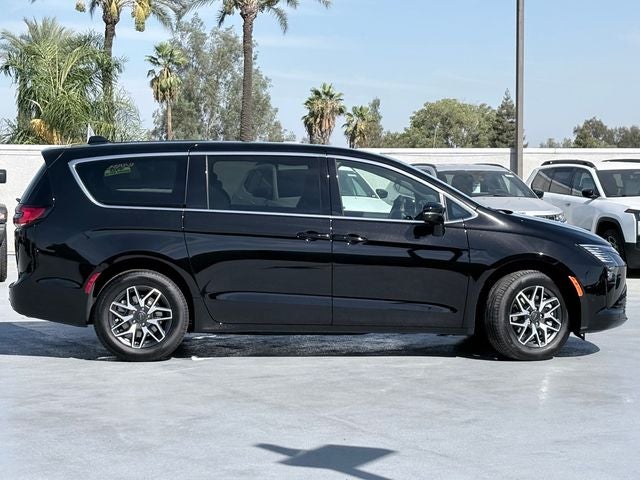 2027 Chrysler Pacifica PACIFICA LIMITED AWD