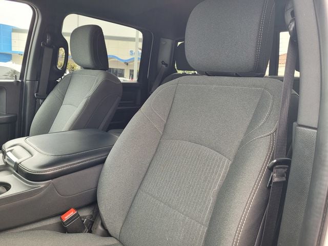 2024 RAM 3500 Tradesman Crew Cab 4x4 6'4' Box