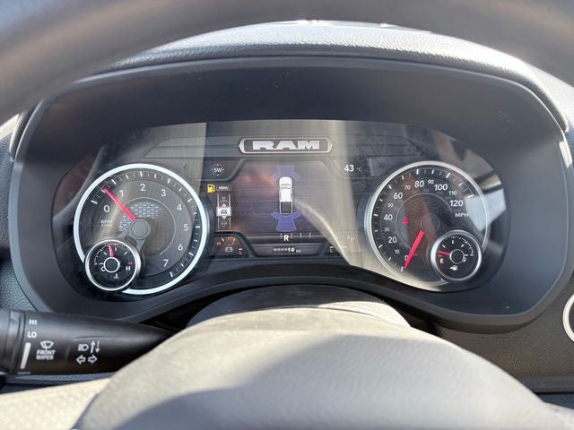 2026 RAM 1500 RAM 1500 EXPRESS CREW CAB 4X4 5'7' BOX