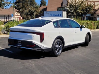 2026 Kia K4 LXS