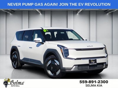 2026 Kia EV9 Light Long Range Captain's Chairs Pkg