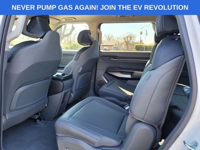 2026 Kia EV9 Light Long Range Captain's Chairs Pkg
