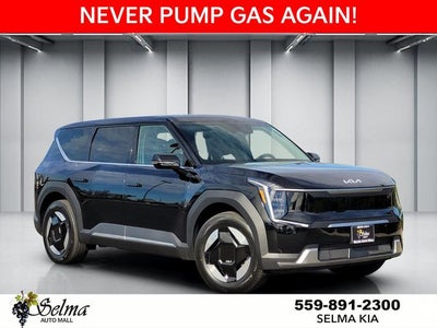 2026 Kia EV9 Light Long Range Captain's Chairs Pkg