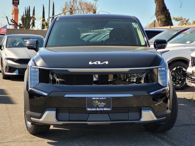 2026 Kia EV9 Light Long Range Captain's Chairs Pkg