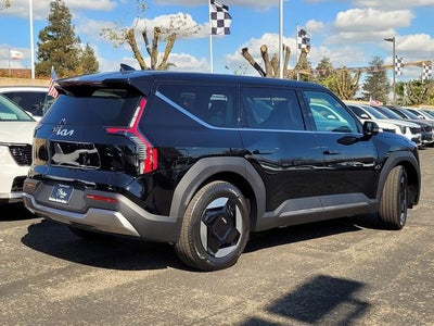 2026 Kia EV9 Light Long Range Captain's Chairs Pkg