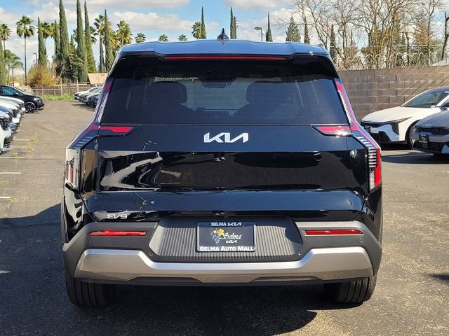 2026 Kia EV9 Light Long Range Captain's Chairs Pkg