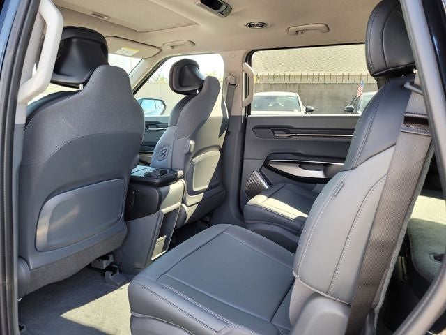2026 Kia EV9 Light Long Range Captain's Chairs Pkg