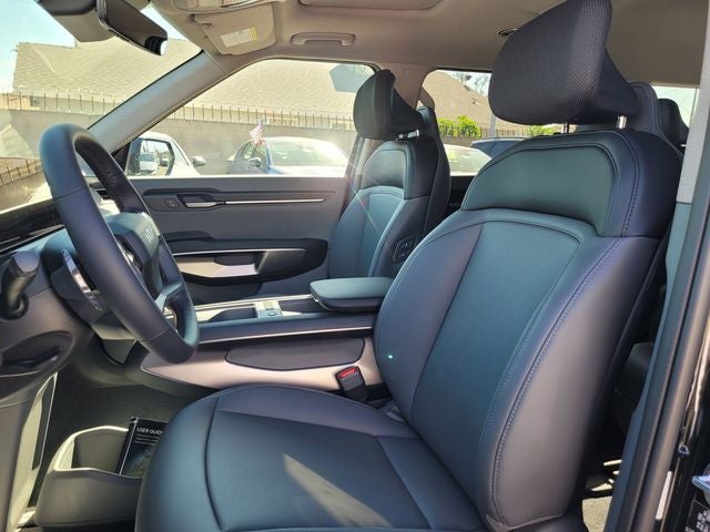 2026 Kia EV9 Light Long Range Captain's Chairs Pkg