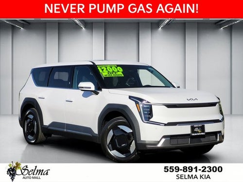 2026 Kia EV9 Light Long Range Captain's Chairs Pkg