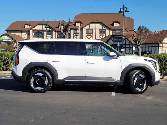 2026 Kia EV9 Light Long Range Captain's Chairs Pkg