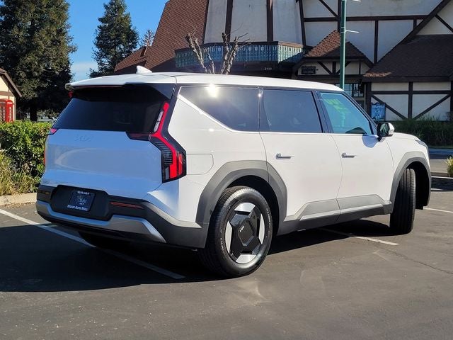 2026 Kia EV9 Light Long Range Captain's Chairs Pkg