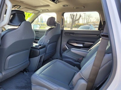 2026 Kia EV9 Light Long Range Captain's Chairs Pkg