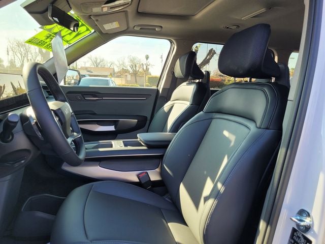 2026 Kia EV9 Light Long Range Captain's Chairs Pkg