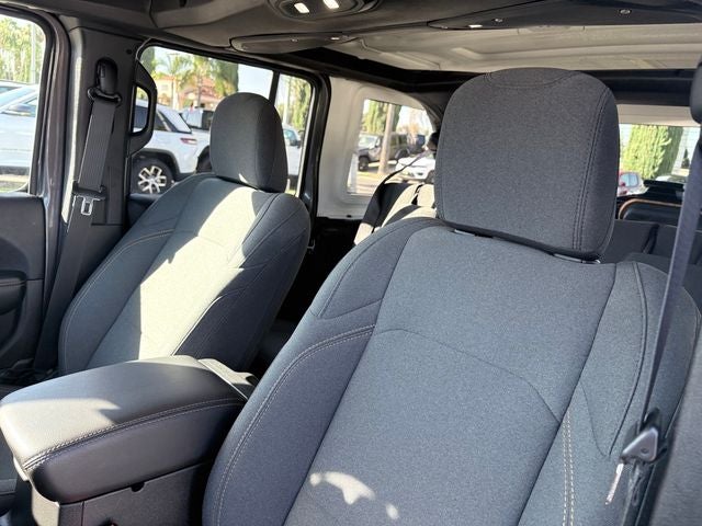 2025 Jeep Wrangler Sahara 4xe