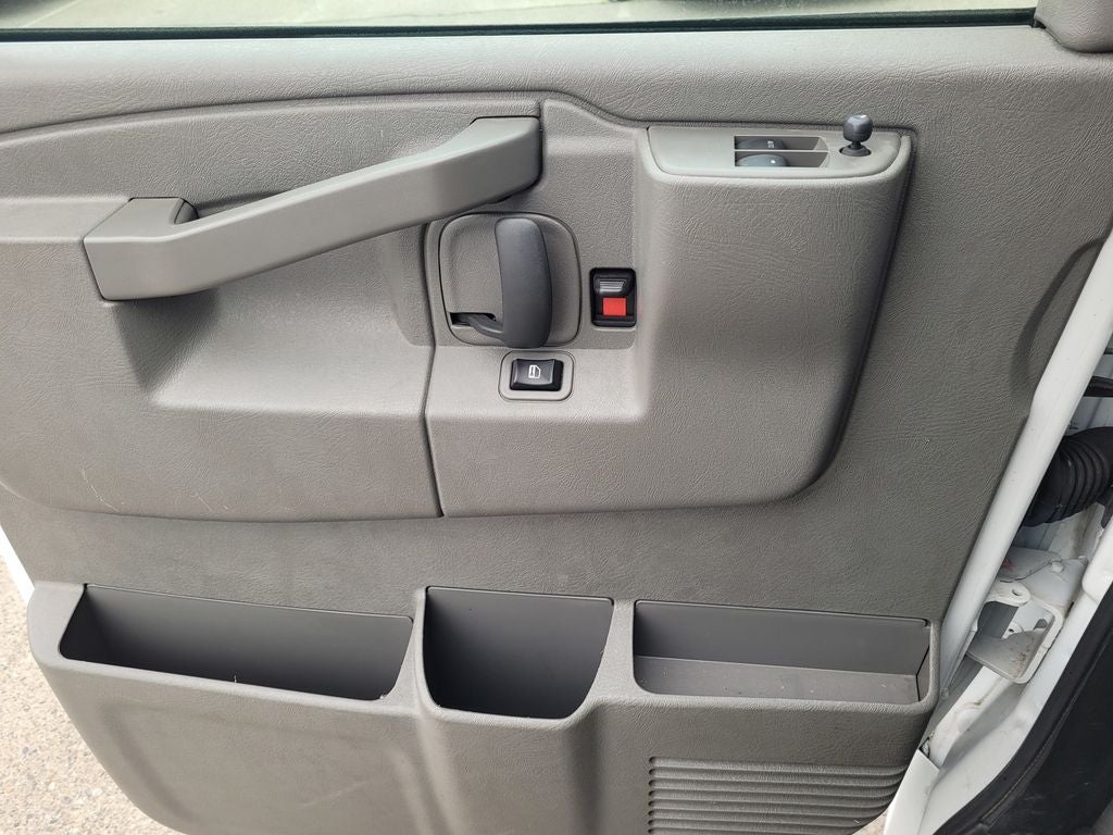 2023 GMC Savana 3500 LS