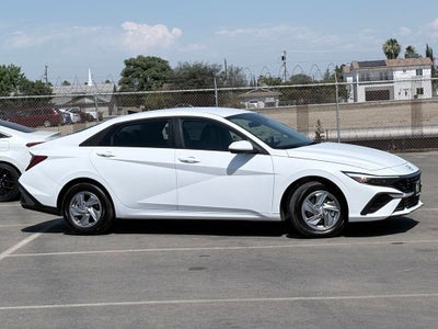 2026 Hyundai Elantra SE