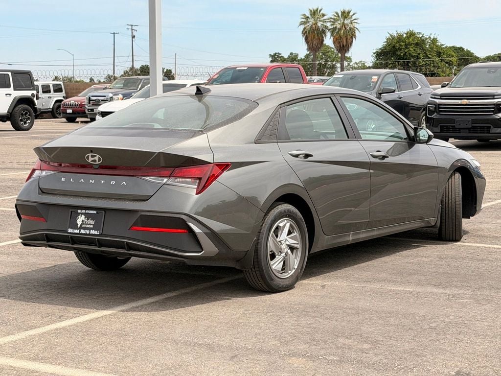 2026 Hyundai Elantra SE