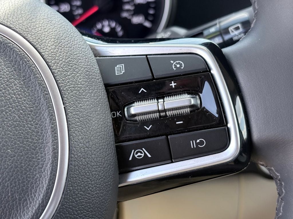 2024 Kia Carnival LX