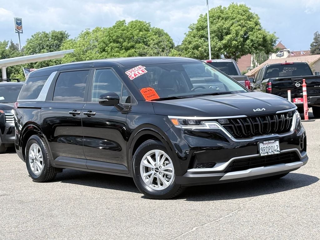 2024 Kia Carnival LX