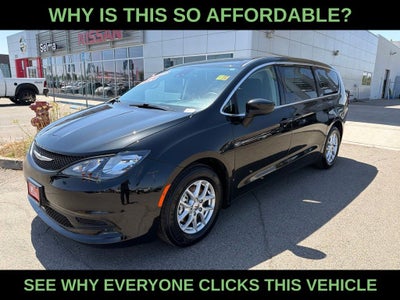 2023 Chrysler Voyager LX