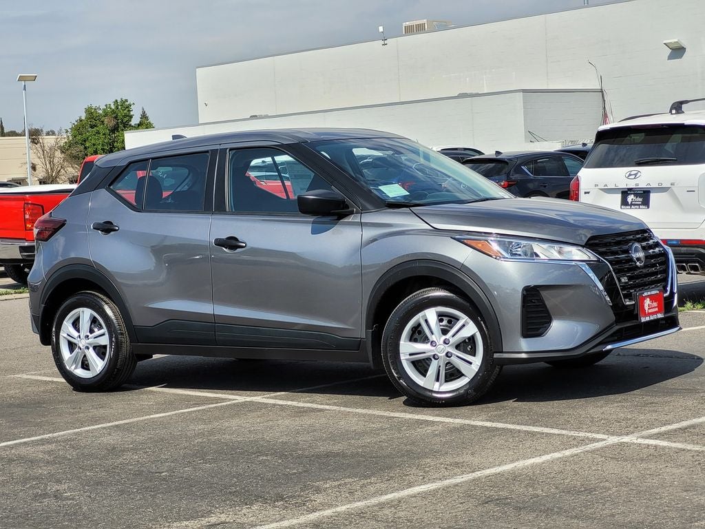 2025 Nissan Kicks Play S