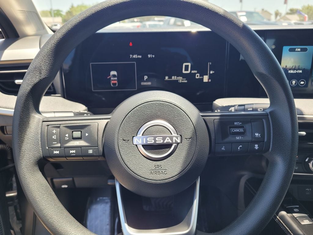 2025 Nissan Kicks SV