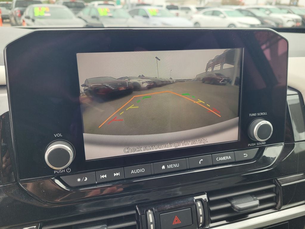 2024 Nissan Pathfinder SV