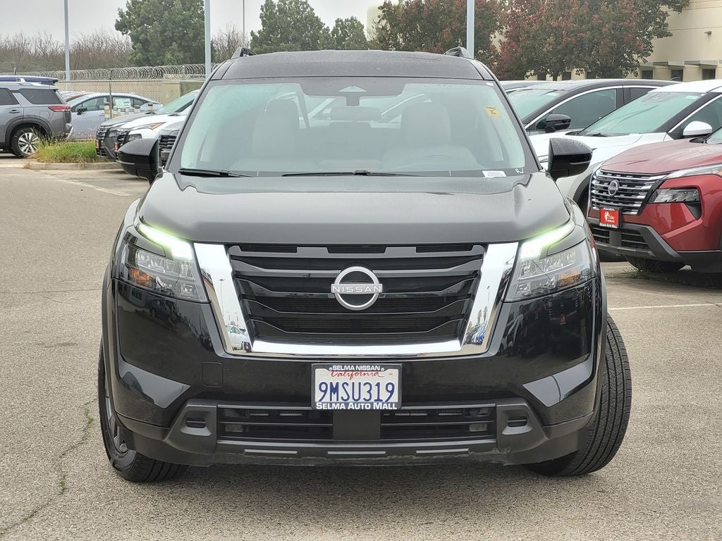 2024 Nissan Pathfinder SV