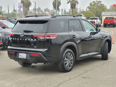 2024 Nissan Pathfinder SV