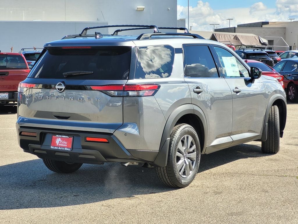 2026 Nissan Pathfinder SV