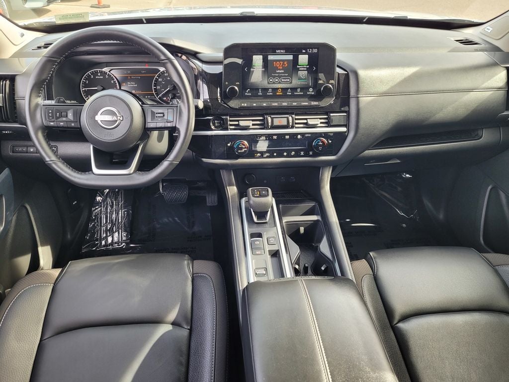 2025 Nissan Pathfinder SL