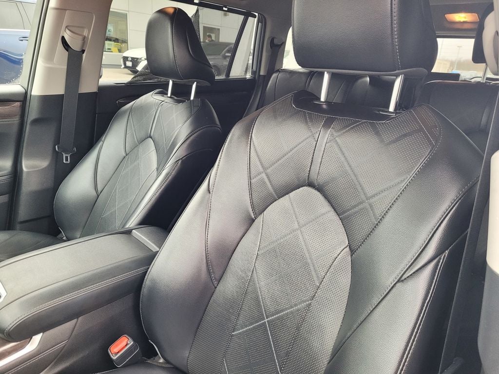 2022 Toyota Highlander Platinum