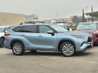 2022 Toyota Highlander Platinum