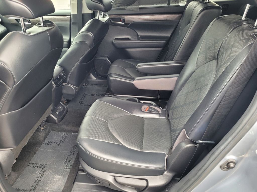 2022 Toyota Highlander Platinum
