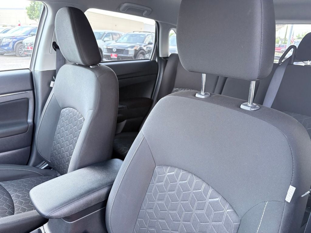 2025 Mitsubishi Outlander Sport 2.0 LE